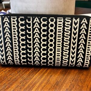 Marc Jacobs Monochrome Logo Wallet